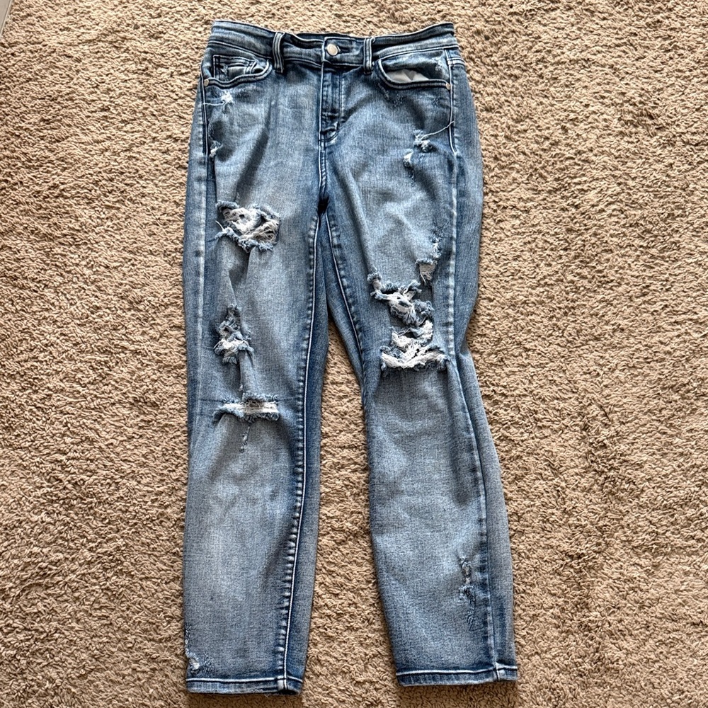 Judy Blue Distressed boyfriend fit jeans